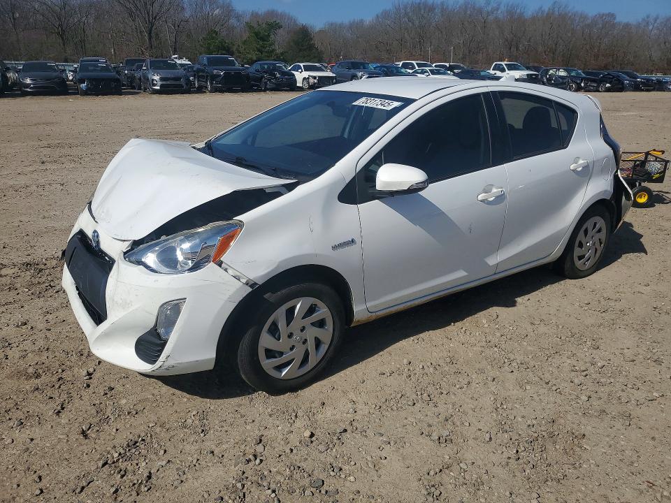 2016 TOYOTA PRIUS C ONE photo 1