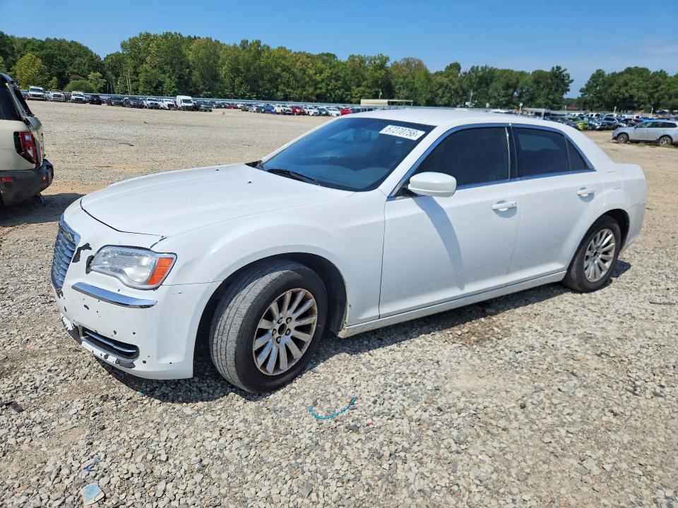 2013 CHRYSLER 300 photo 1