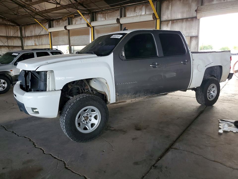 2010 CHEVROLET SILVERADO K1500 LT photo 1