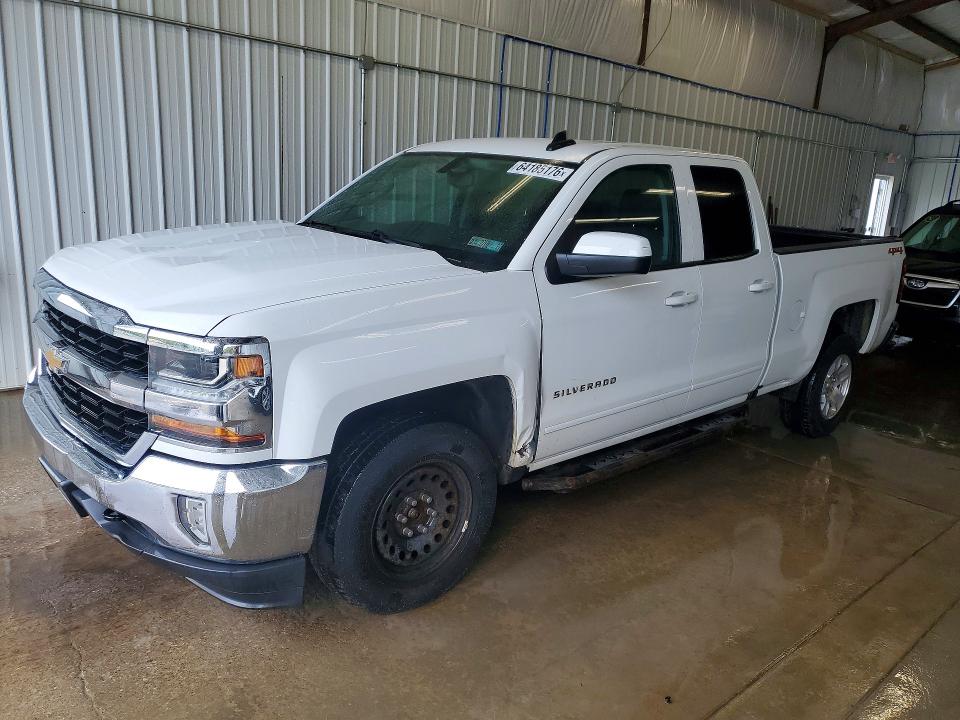 2018 CHEVROLET SILVERADO K1500 LT photo 1
