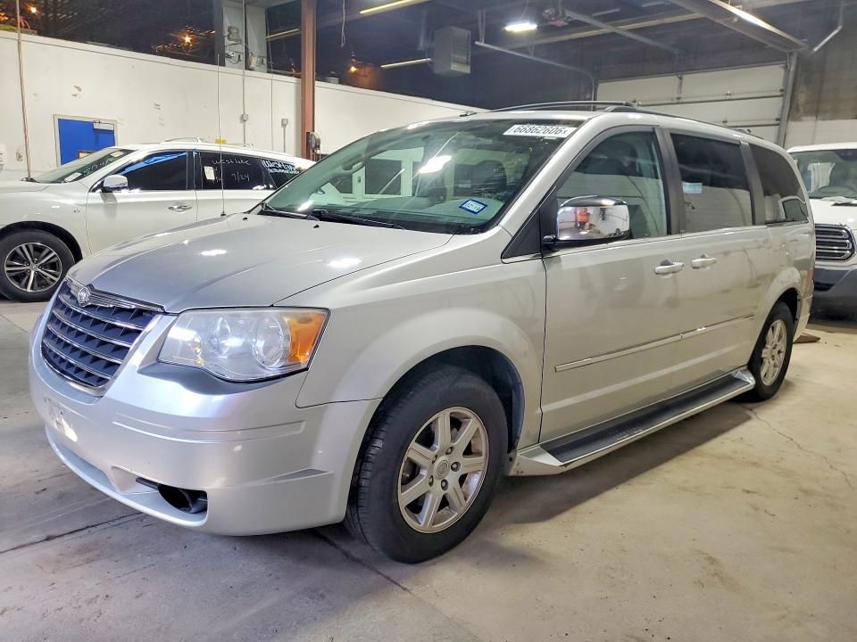 2010 CHRYSLER TOWN & COUNTRY TOURING photo 1