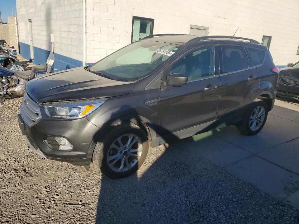 2018 FORD ESCAPE SE photo 1