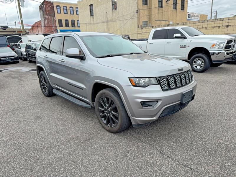 2018 JEEP GRAND CHEROKEE LAREDO photo 1