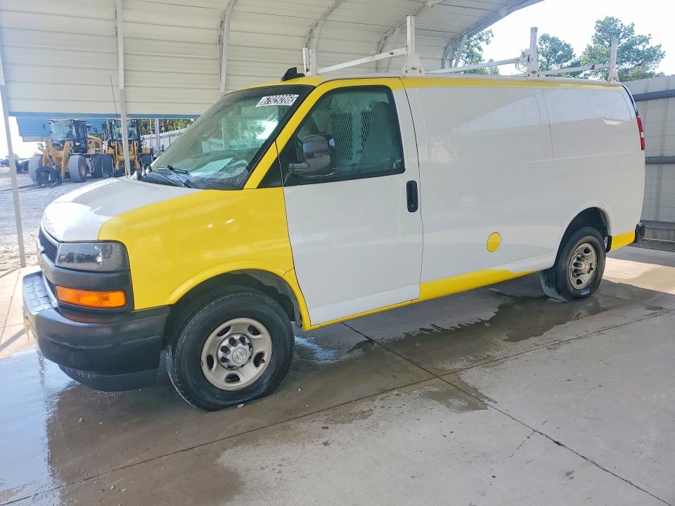 2020 CHEVROLET EXPRESS G3500 photo 1