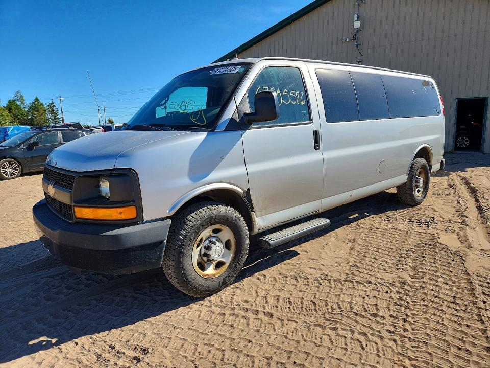 2015 CHEVROLET EXPRESS G3500 LS photo 1