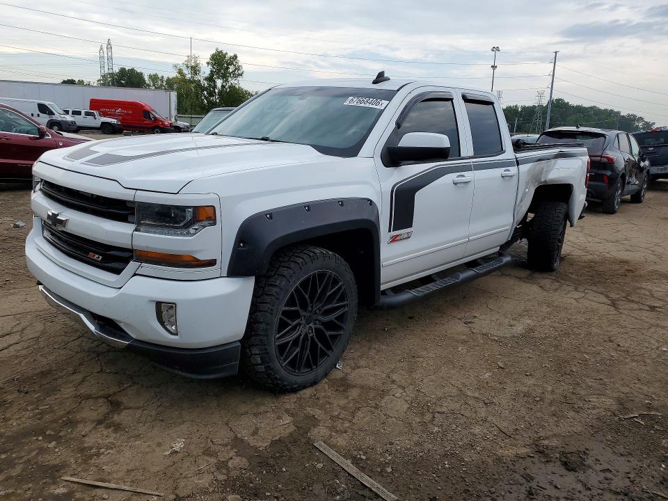2017 CHEVROLET SILVERADO K1500 LT photo 1