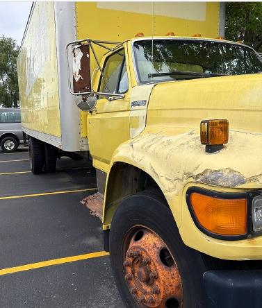 1998 FORD F700 photo 1