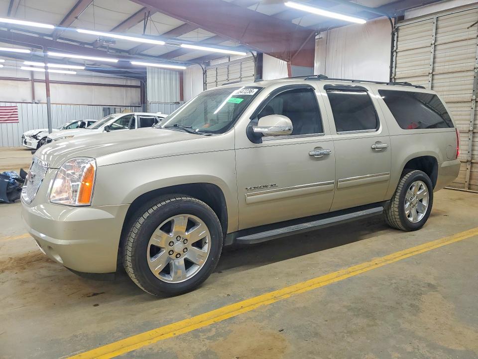 2013 GMC YUKON XL K1500 SLE photo 1