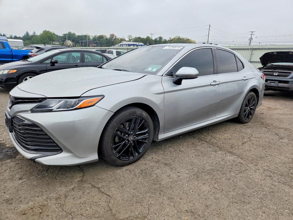 2018 TOYOTA CAMRY L photo 1